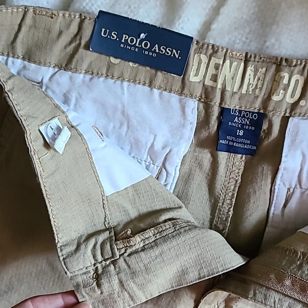 ⭐️NWT⭐️ U.S. Polo Assn. Boys Cargo Shorts | Size 18 - Picture 2 of 6